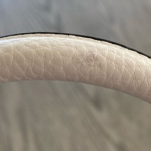 👜DIOPHY WHITE HANDBAG/PURSE w/white and pearl flower charm.  Adjustable strap. - Picture 11 of 11